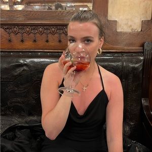 Meet your Posher, Chloe